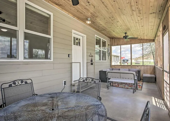 Idyllic Gem: Screened Porch, 1/2 Mi To River! * Thermopolis
