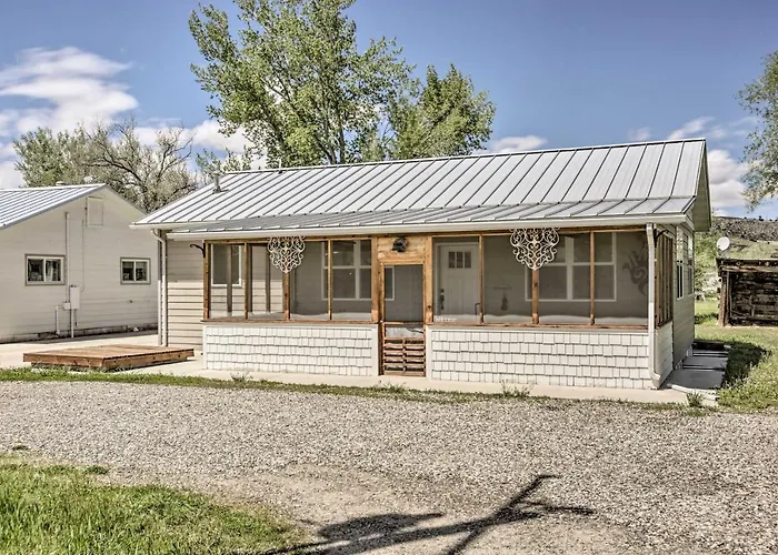 Idyllic Gem: Screened Porch, 1/2 Mi To River! Thermopolis