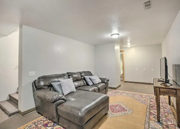 Idyllic Gem: Screened Porch, 1/2 Mi To River! Holiday home *