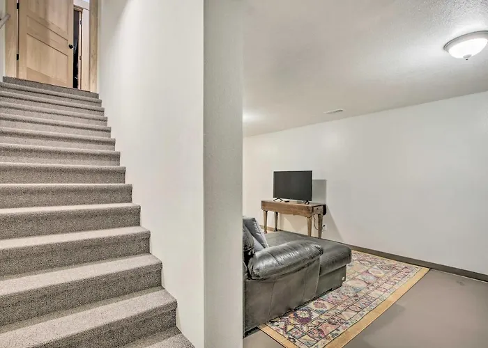 Idyllic Gem: Screened Porch, 1/2 Mi To River! * Thermopolis